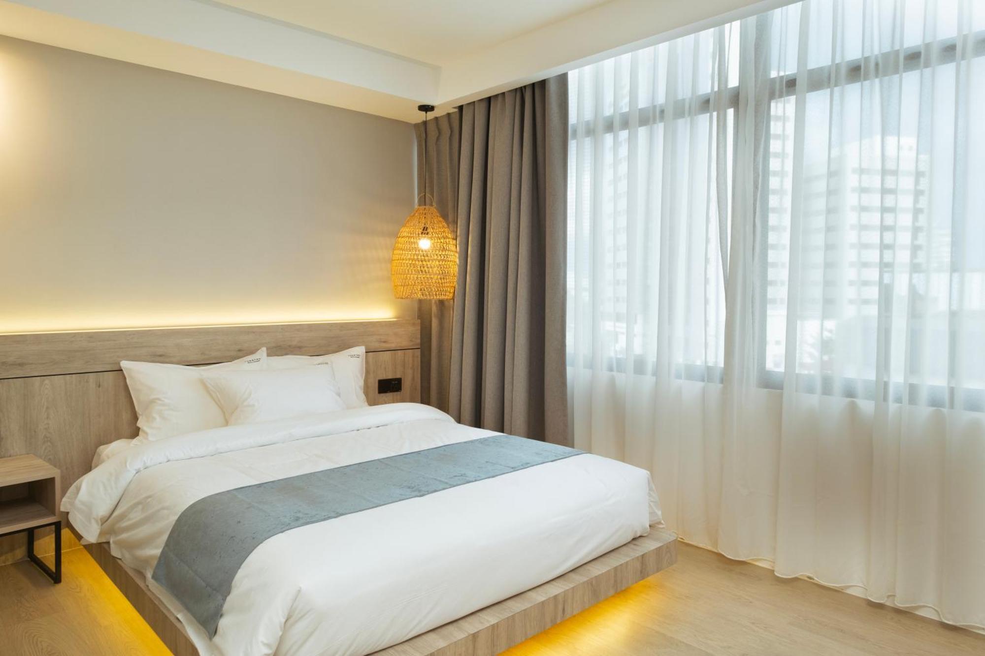 Theatre Hotel Кучінг Екстер'єр фото