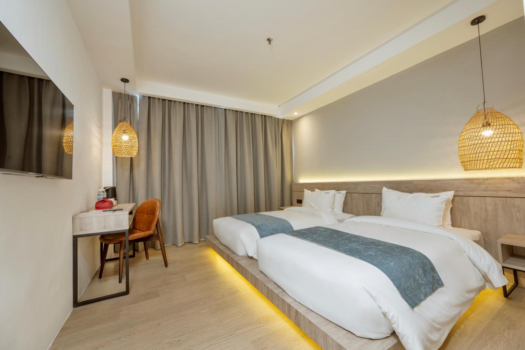 Theatre Hotel Кучінг Екстер'єр фото