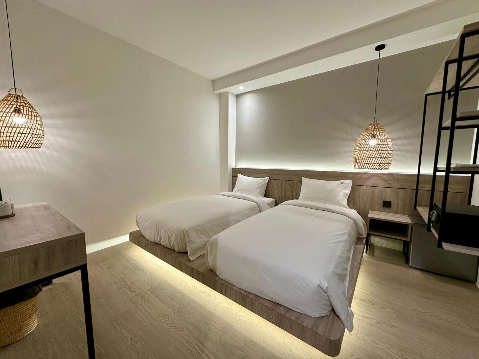 Theatre Hotel Кучінг Екстер'єр фото